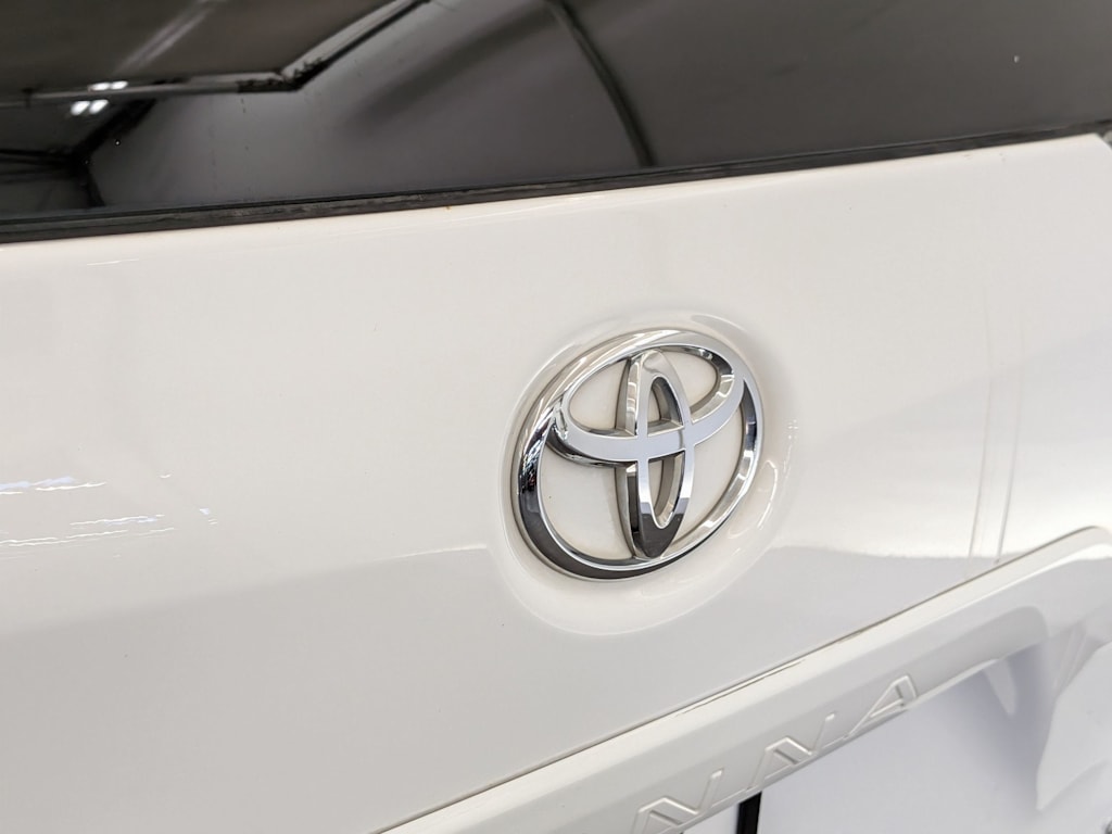 Thumbnail: 2019 Toyota Sienna - 7