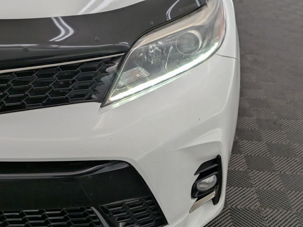 Thumbnail: 2019 Toyota Sienna - 23