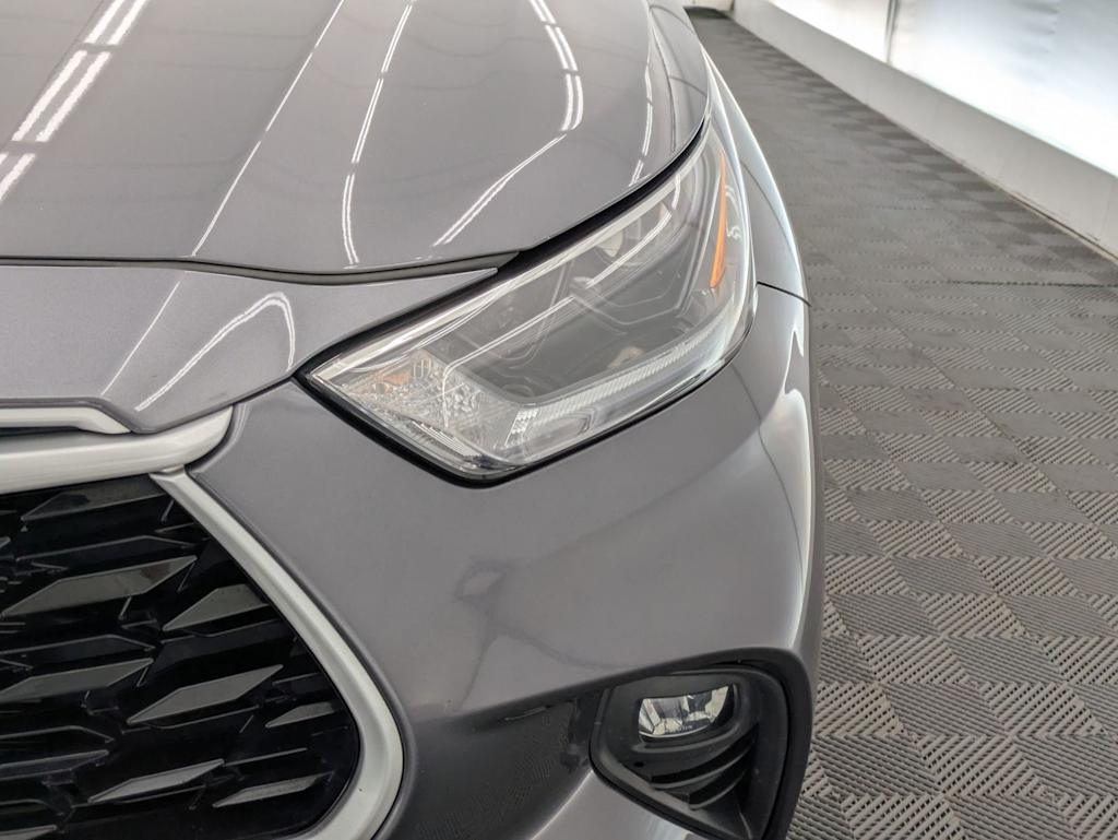 Thumbnail: 2021 Toyota Highlander - 24