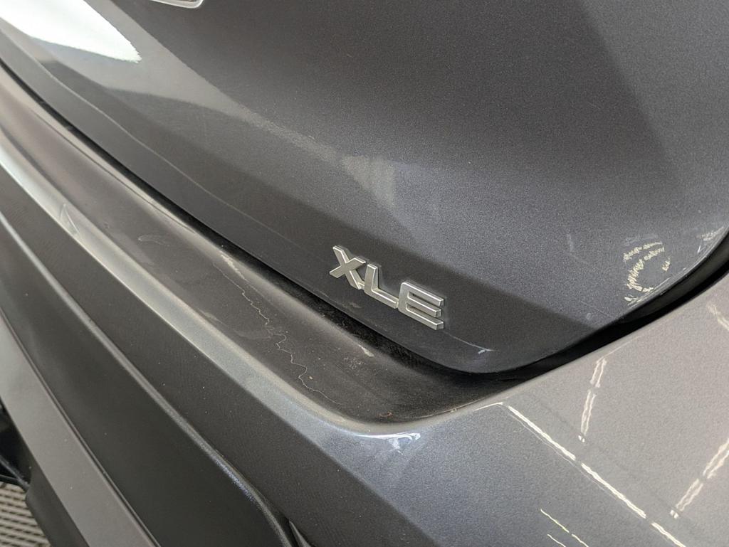 Thumbnail: 2021 Toyota Highlander - 25