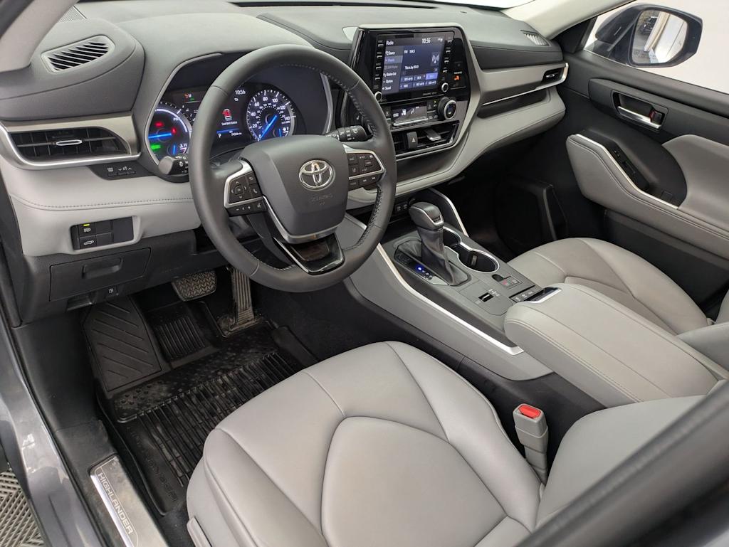 Thumbnail: 2021 Toyota Highlander - 2