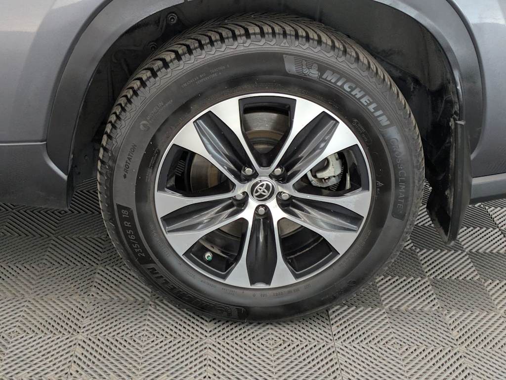 Thumbnail: 2021 Toyota Highlander - 8