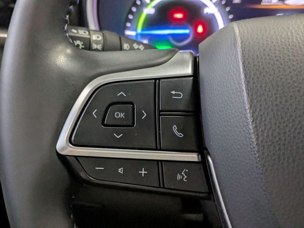 Thumbnail: 2021 Toyota Highlander - 31