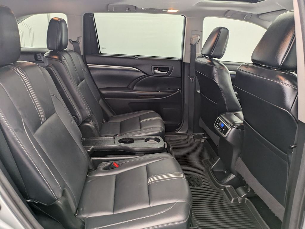 Thumbnail: 2018 Toyota Highlander - 30