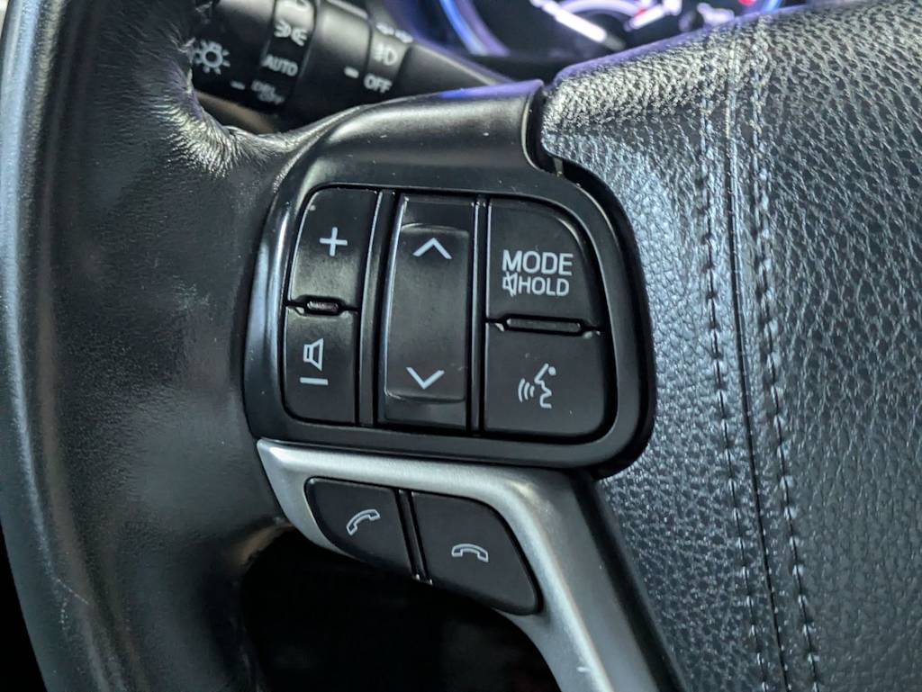 Thumbnail: 2018 Toyota Highlander - 31