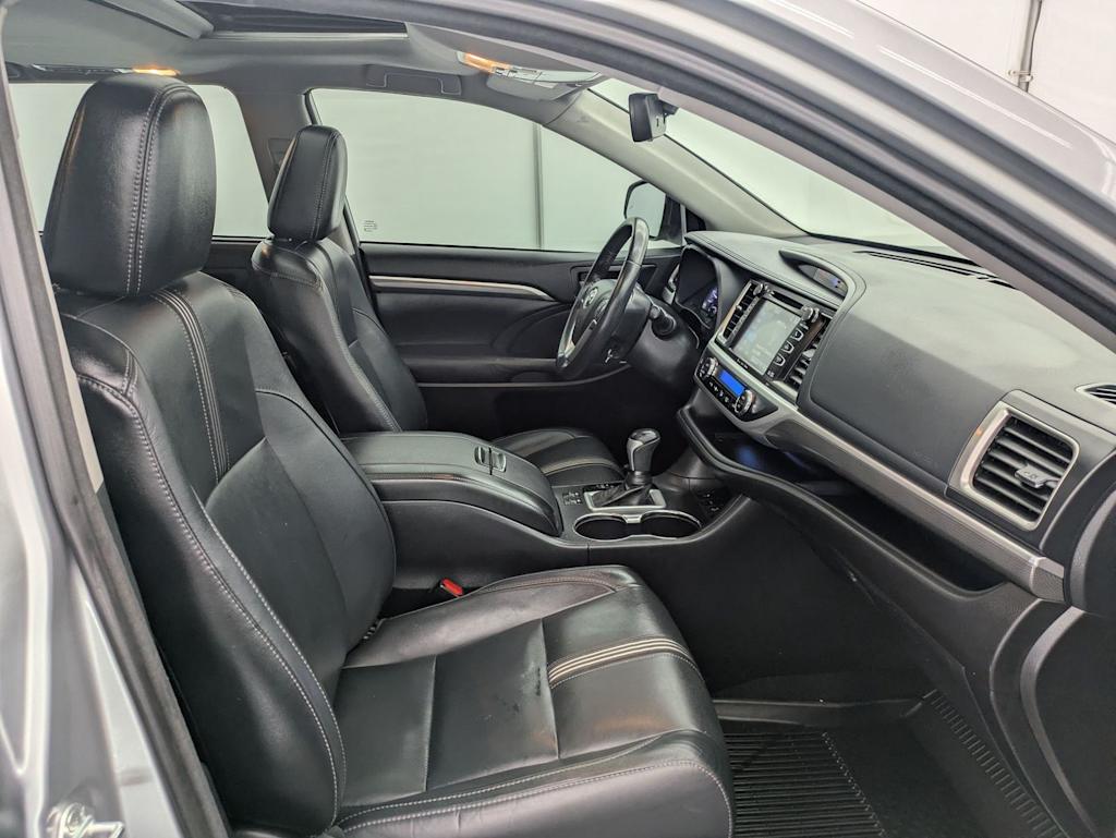 Thumbnail: 2018 Toyota Highlander - 12