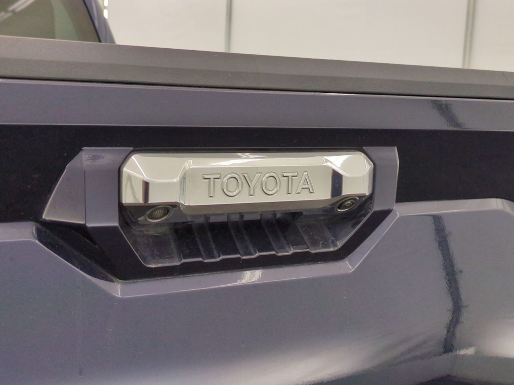 Thumbnail: 2022 Toyota Tundra - 24