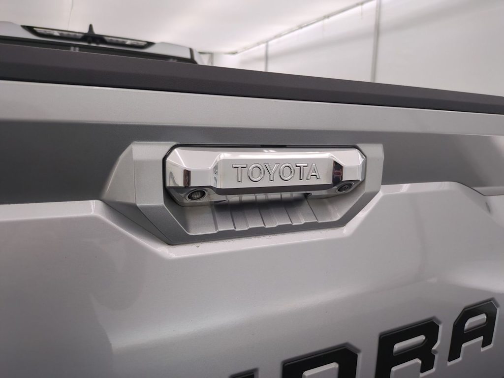 Thumbnail: 2023 Toyota Tundra - 7