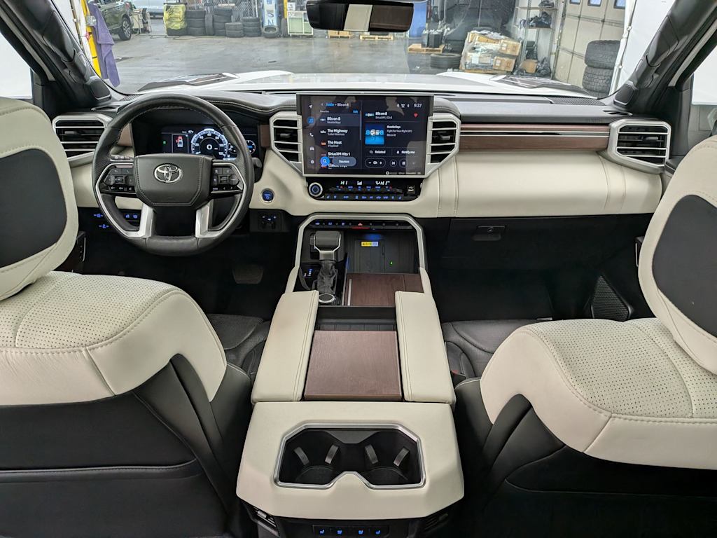 Thumbnail: 2022 Toyota Tundra - 10