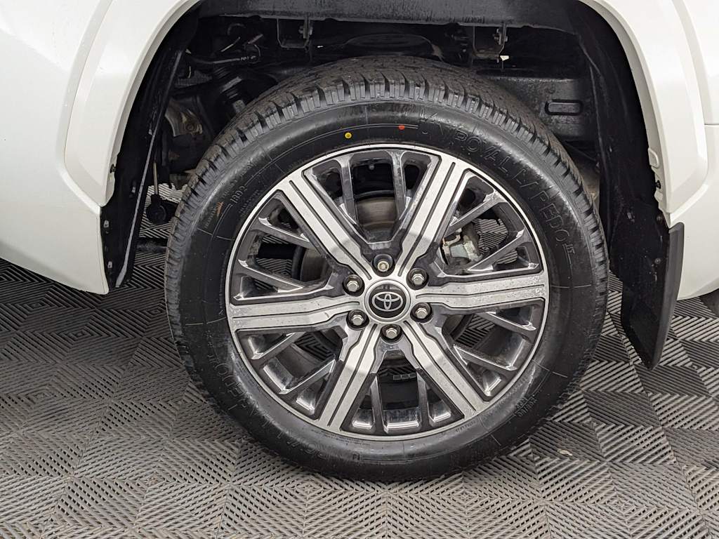 Thumbnail: 2022 Toyota Tundra - 8