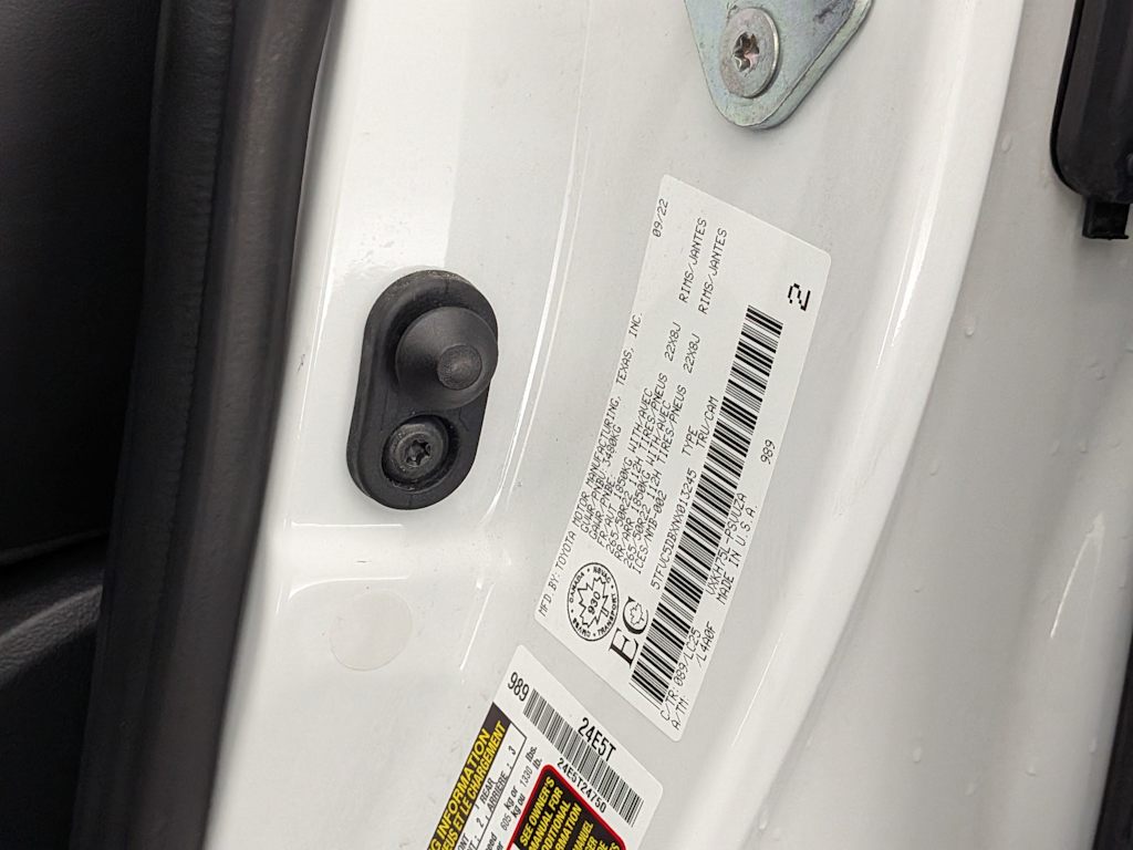 Thumbnail: 2022 Toyota Tundra - 20