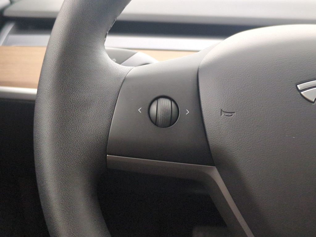 Thumbnail: 2020 Tesla Model 3 - 26