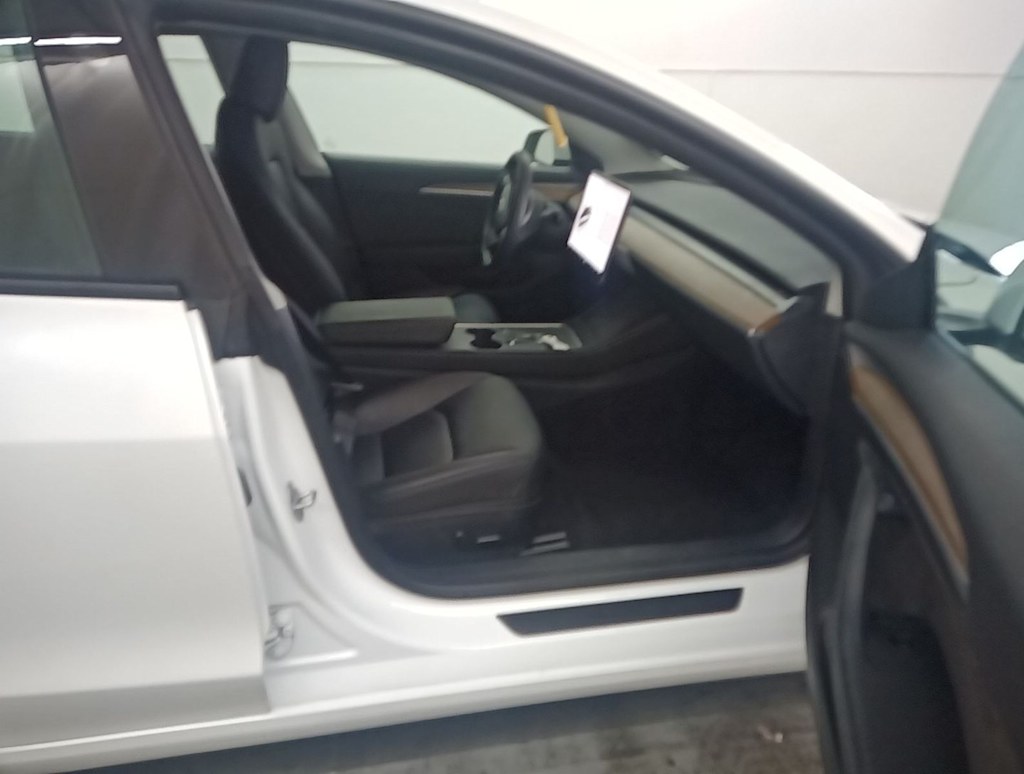 Thumbnail: 2023 Tesla Model 3 - 7