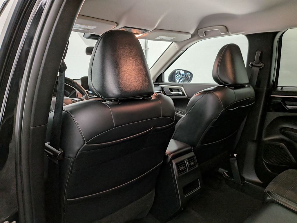 Thumbnail: 2024 Mitsubishi Outlander - 13