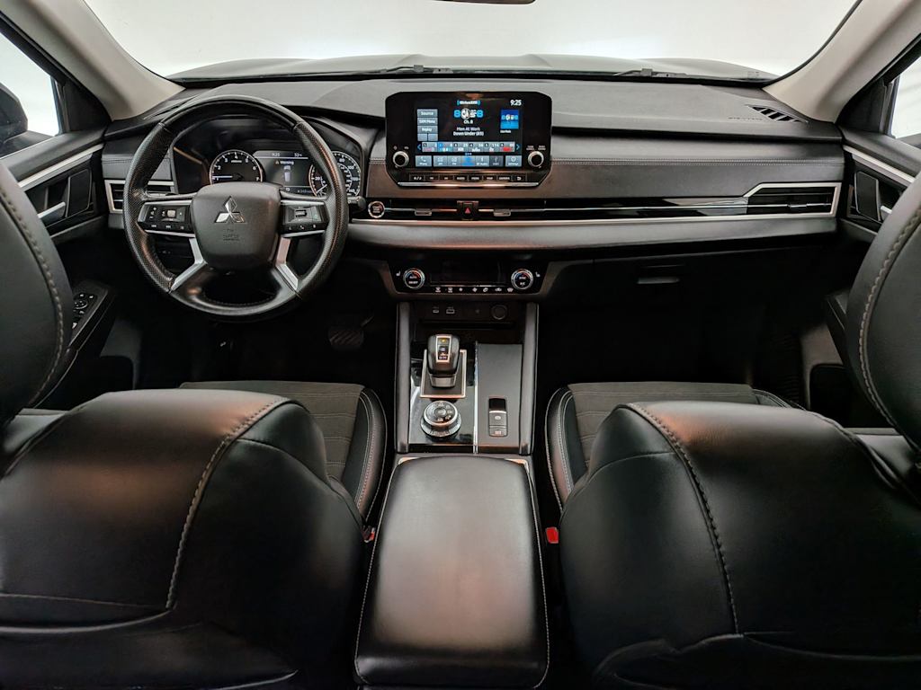 Thumbnail: 2024 Mitsubishi Outlander - 10