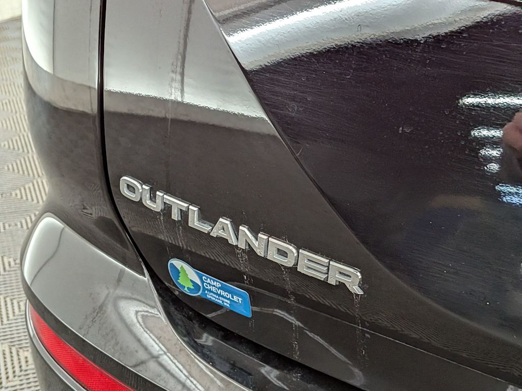 Thumbnail: 2024 Mitsubishi Outlander - 7