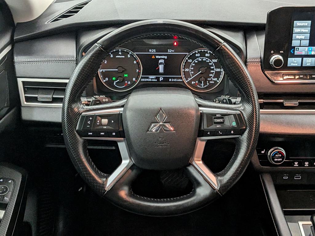 Thumbnail: 2024 Mitsubishi Outlander - 14