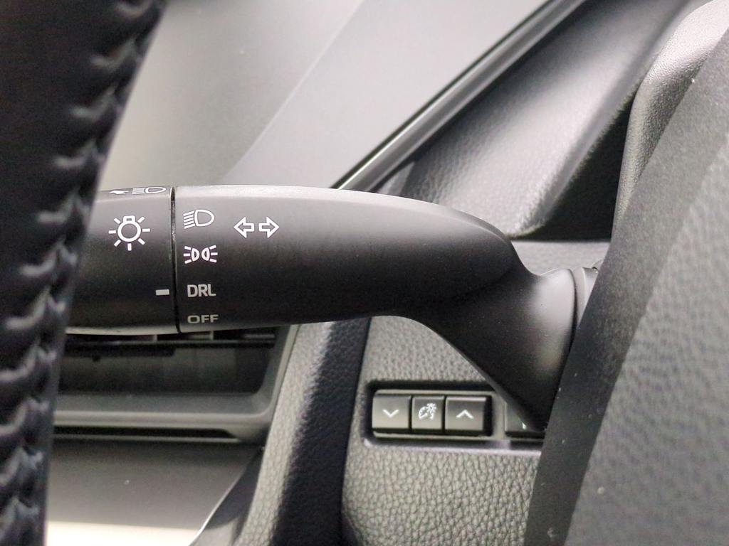Thumbnail: 2025 Toyota Prius - 30