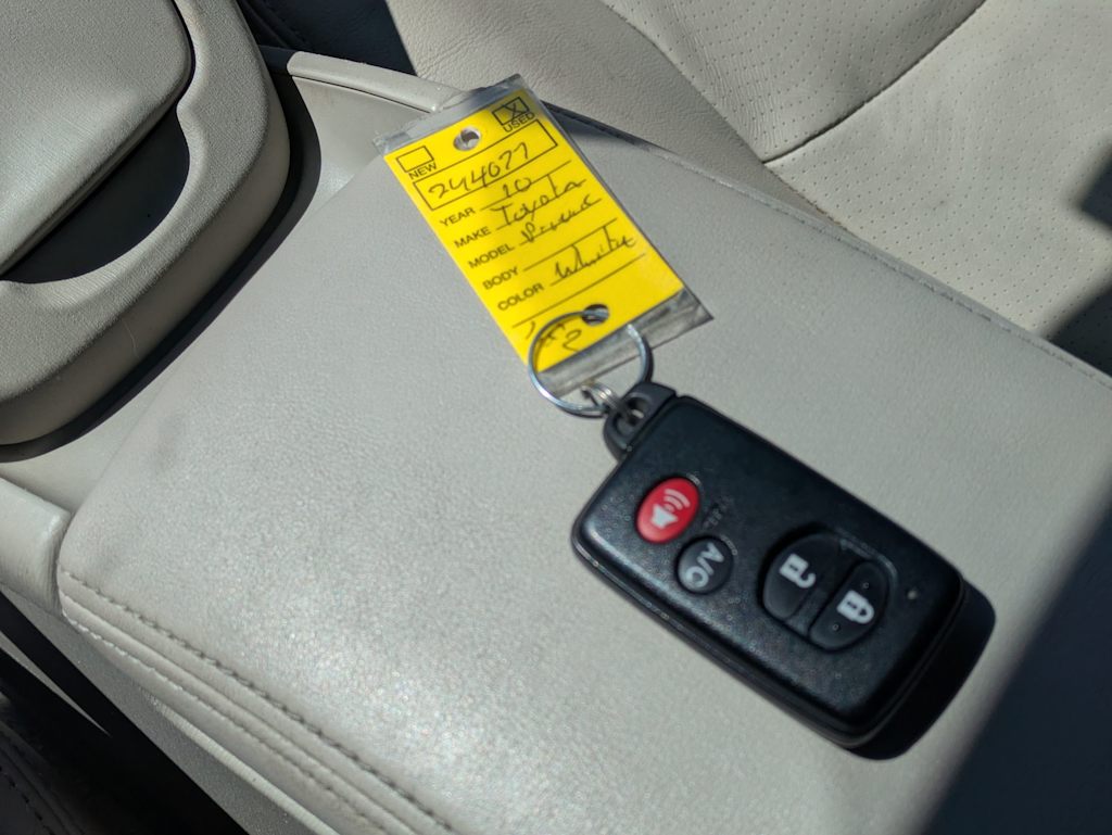 Thumbnail: 2010 Toyota Prius - 18