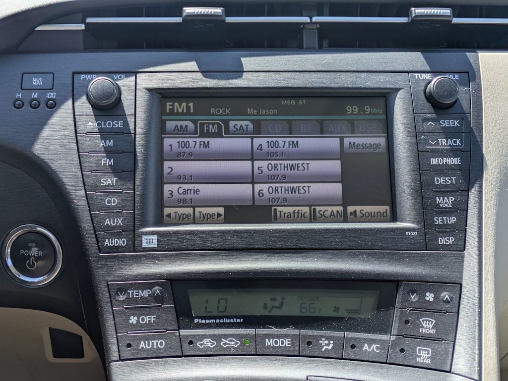 Thumbnail: 2010 Toyota Prius - 15