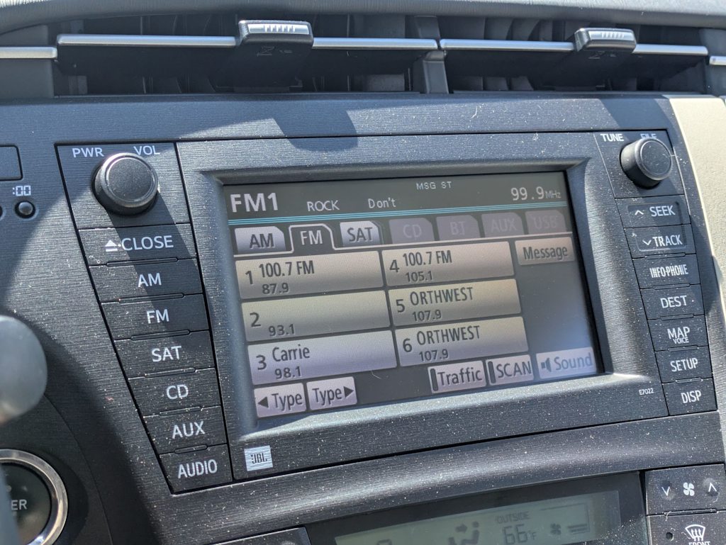 Thumbnail: 2010 Toyota Prius - 35