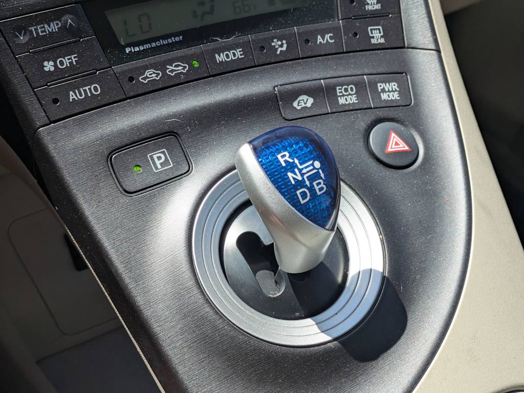Thumbnail: 2010 Toyota Prius - 16