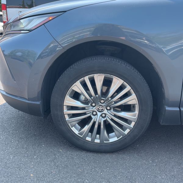 Thumbnail: 2022 Toyota Venza - 4