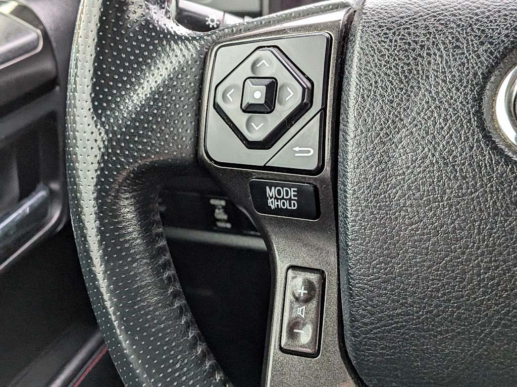 Thumbnail: 2018 Toyota 4Runner - 29