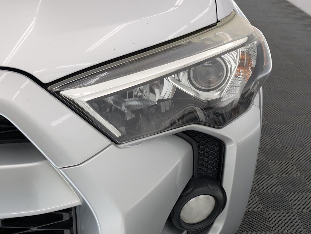 Thumbnail: 2015 Toyota 4Runner - 24