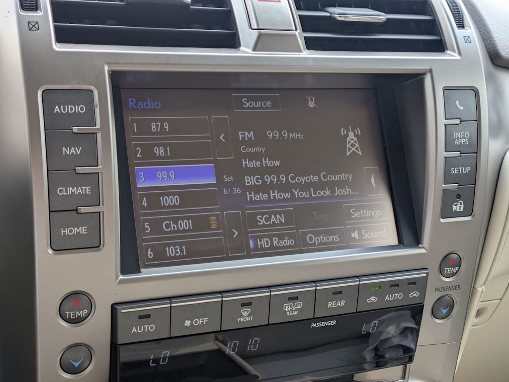 Thumbnail: 2019 Lexus GX - 35