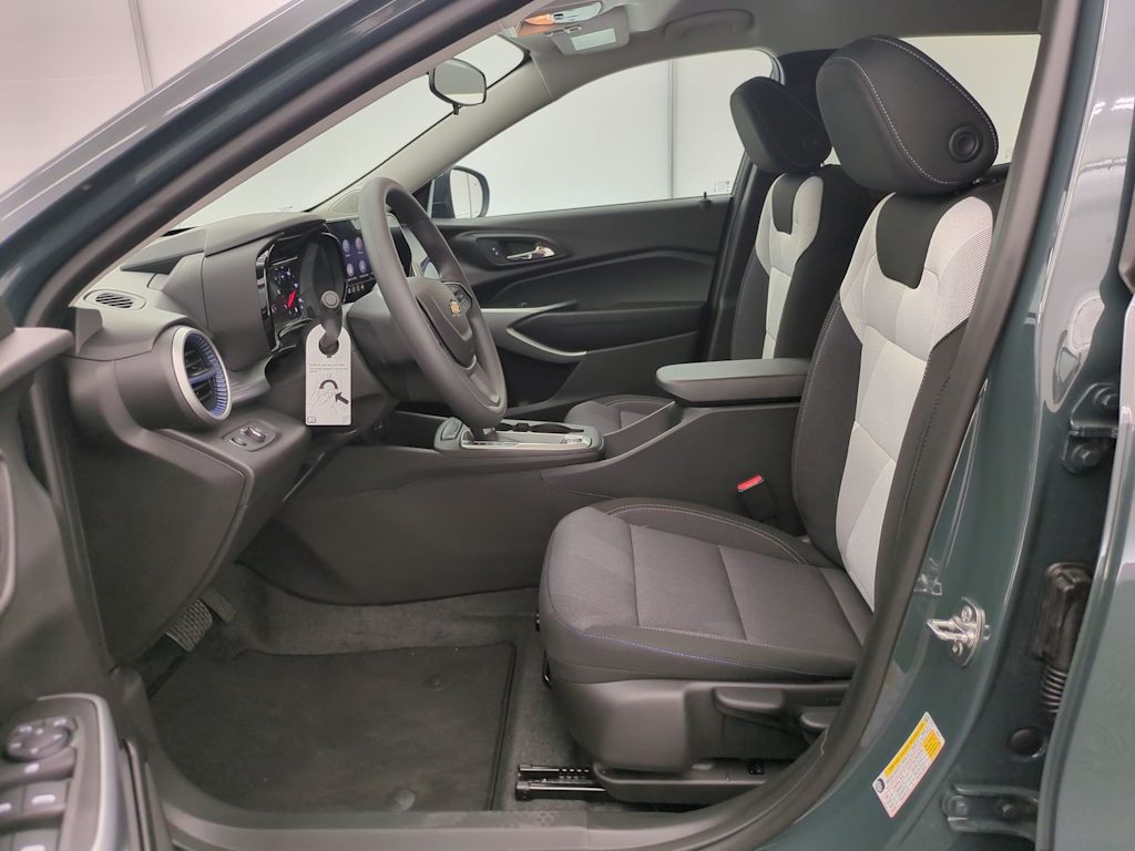 Thumbnail: 2026 Chevrolet Trax - 11