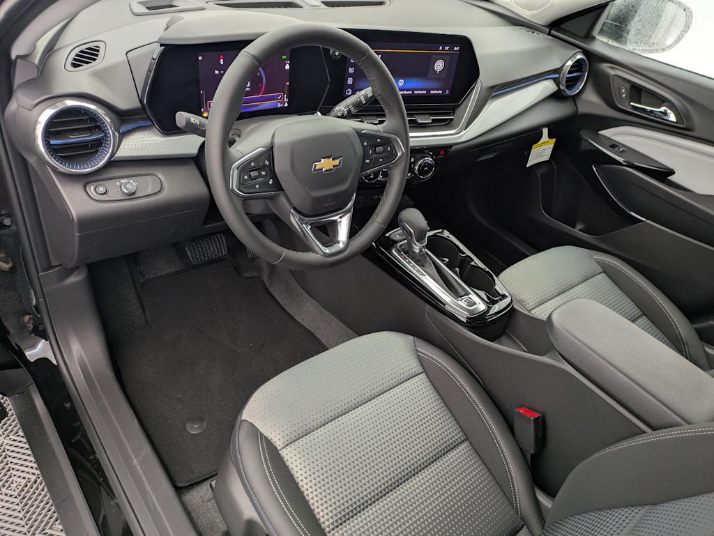 Thumbnail: 2026 Chevrolet Trax - 2