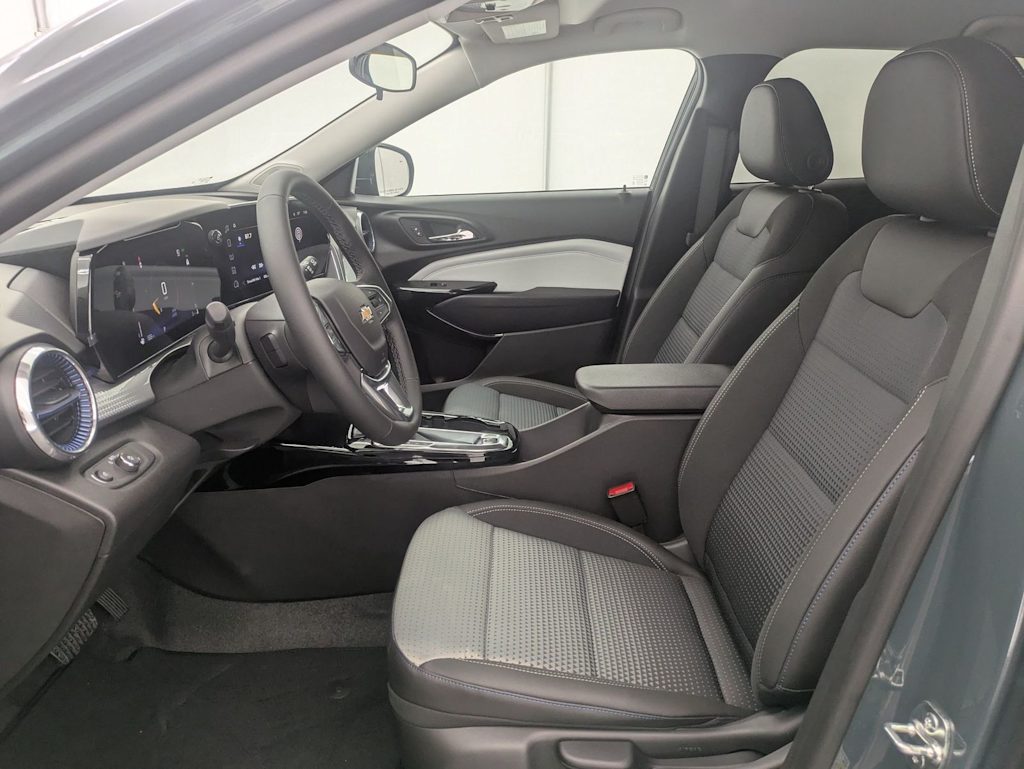 Thumbnail: 2026 Chevrolet Trax - 11