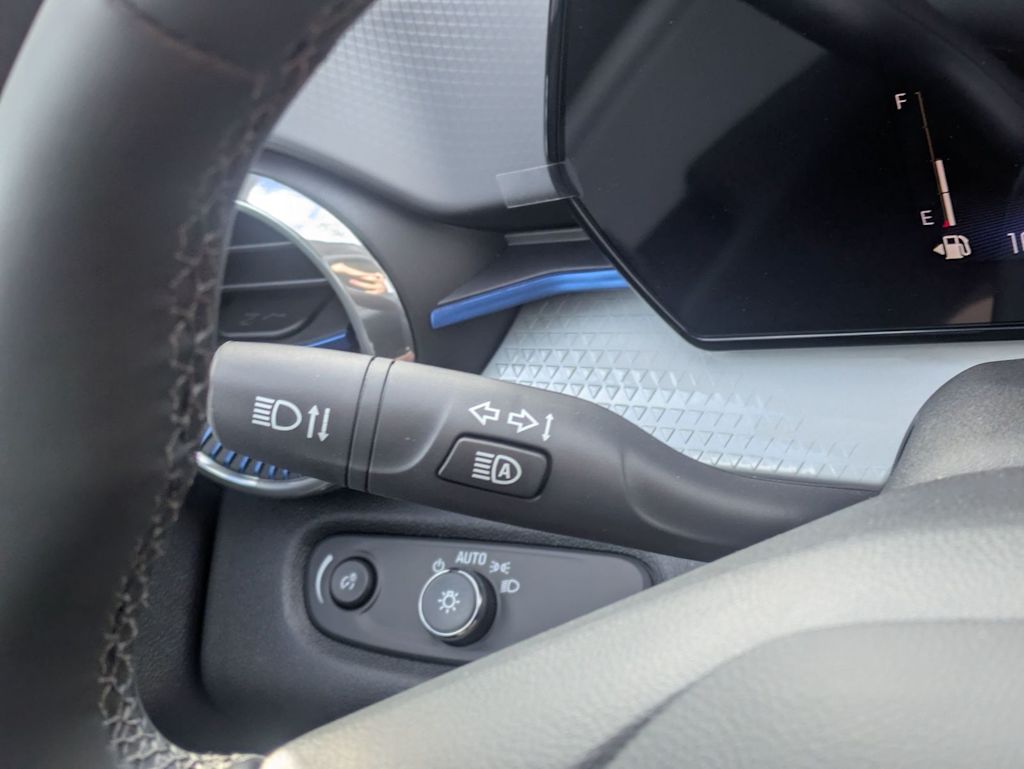 Thumbnail: 2026 Chevrolet Trax - 32