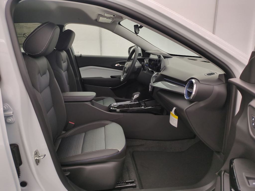 Thumbnail: 2026 Chevrolet Trax - 12