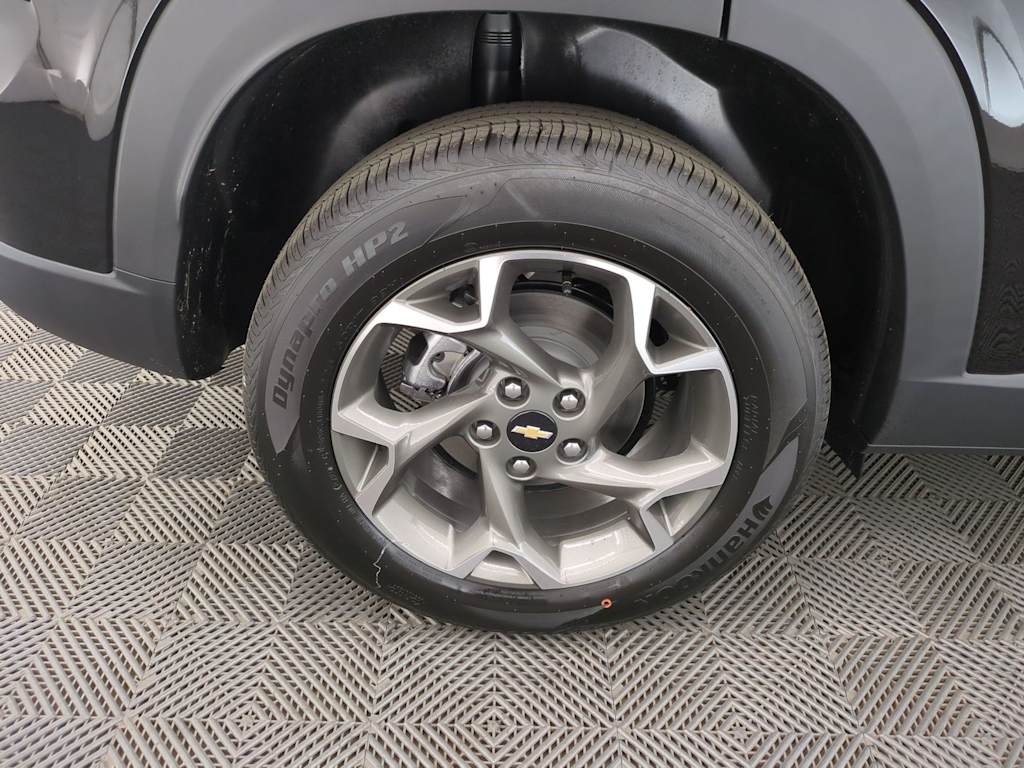 Thumbnail: 2026 Chevrolet Trax - 8
