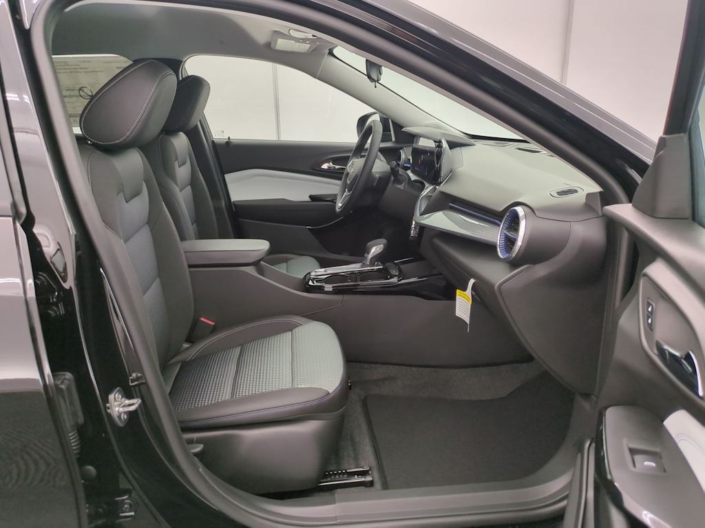Thumbnail: 2026 Chevrolet Trax - 12
