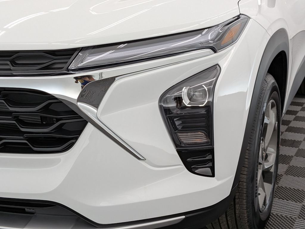 Thumbnail: 2026 Chevrolet Trax - 23