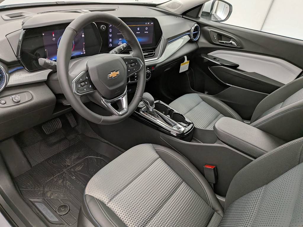 Thumbnail: 2026 Chevrolet Trax - 2