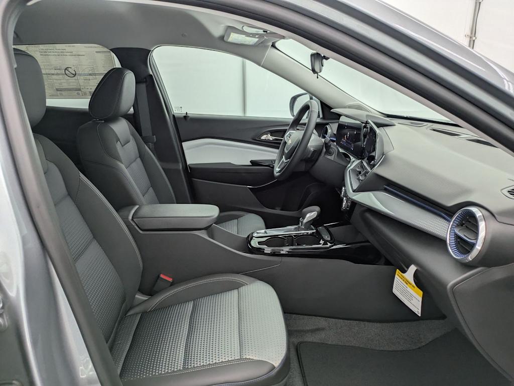 Thumbnail: 2026 Chevrolet Trax - 12