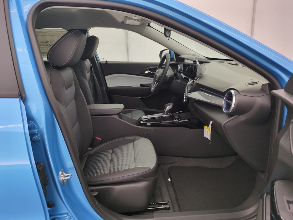 Thumbnail: 2026 Chevrolet Trax - 12