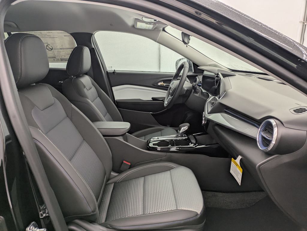 Thumbnail: 2026 Chevrolet Trax - 12