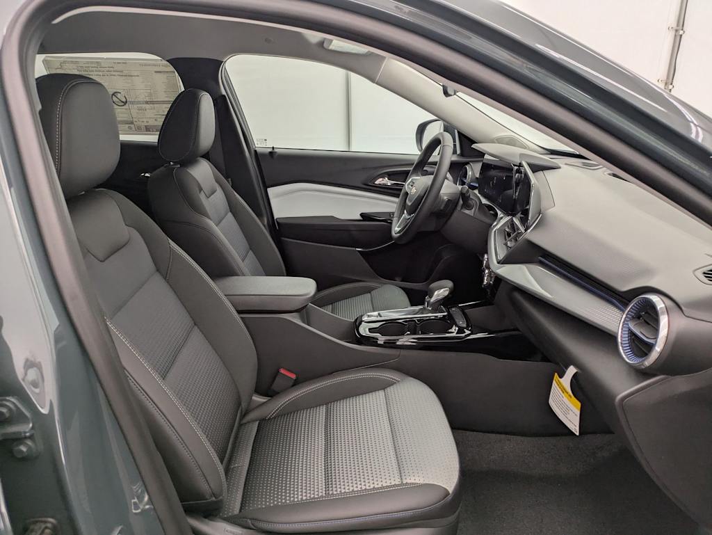 Thumbnail: 2026 Chevrolet Trax - 11
