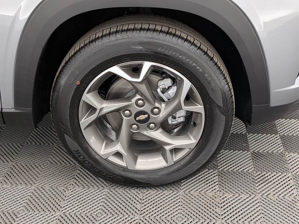 Thumbnail: 2026 Chevrolet Trax - 8