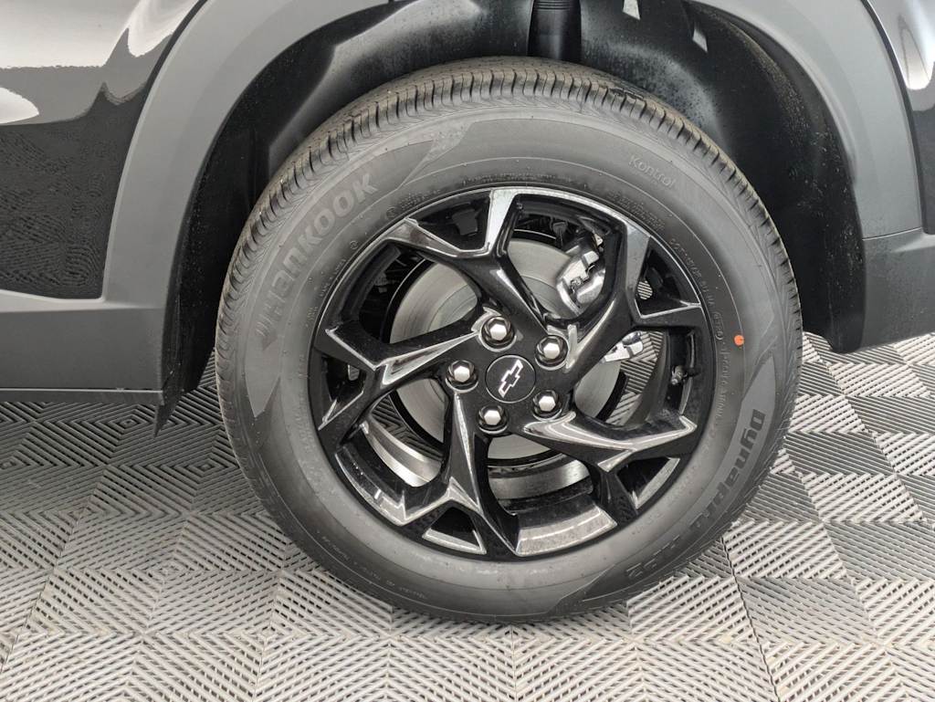 Thumbnail: 2026 Chevrolet Trax - 8