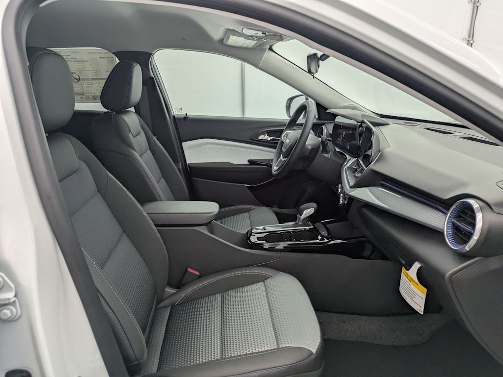 Thumbnail: 2026 Chevrolet Trax - 12