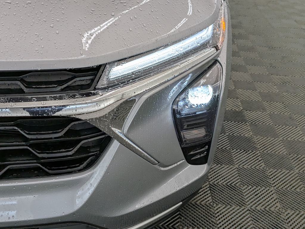 Thumbnail: 2025 Chevrolet Trax - 24