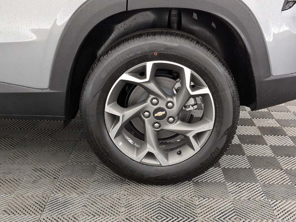 Thumbnail: 2025 Chevrolet Trax - 8