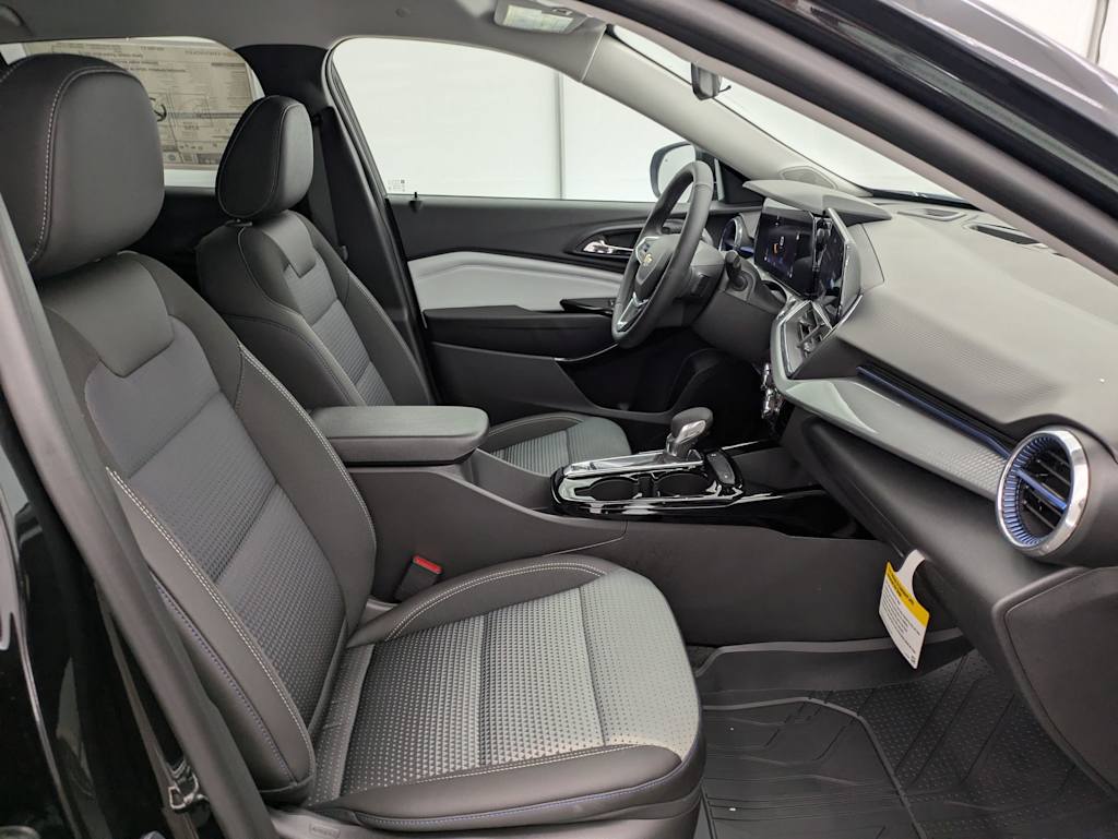 Thumbnail: 2026 Chevrolet Trax - 11