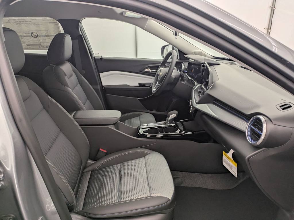 Thumbnail: 2026 Chevrolet Trax - 12